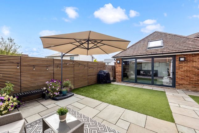 12 Centurion Close, Billingshurst photo 4