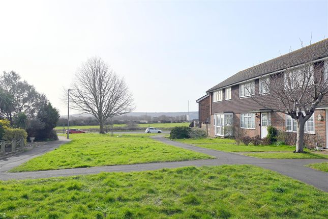 12, Swallow Close, Eastbourne photo 3