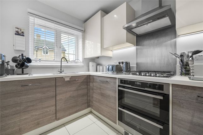 156, Brookwood Farm Drive, Woking photo 2
