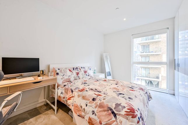 Flat for sale in Pegler Square, Kidbrooke, London