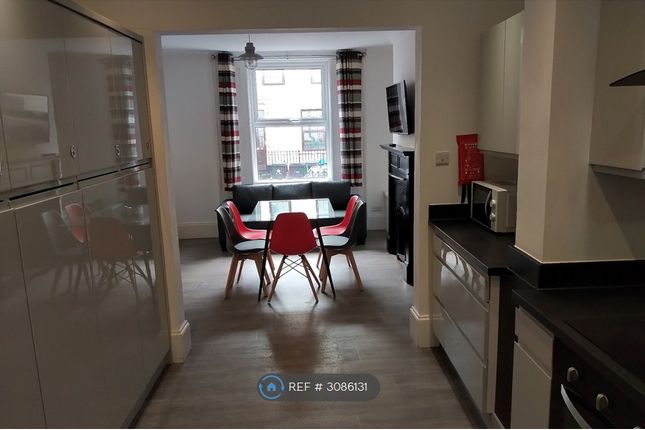 Room, Gloucester photo 2