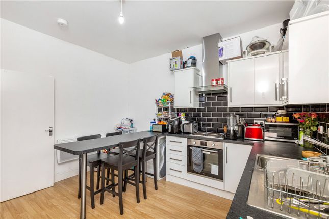 Flat 2, 144, Cambridge Road, Kingston Upon Thames photo 3