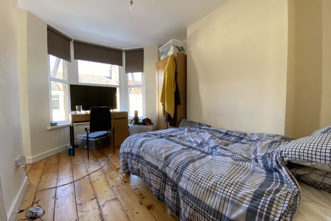 15, Dogfield Street(*), Cardiff photo 3