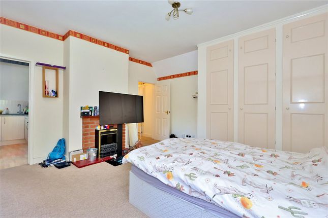 5 Pooks Hill,, Pembroke Road, Woking photo 3