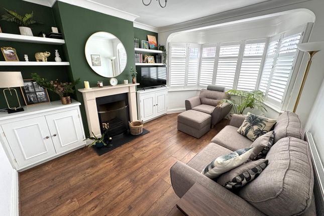 13, Crown Street, Egham photo 3