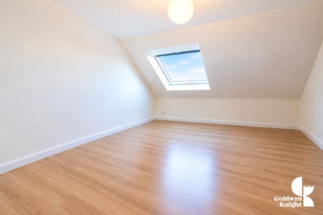 Bushwood Drive, London photo 4
