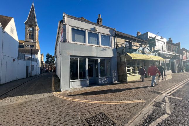 Retail premises to let in High Street, Christchurch