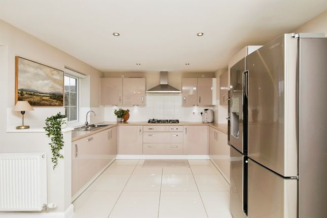 24, Rook Drive, Burton-On-Trent photo 4