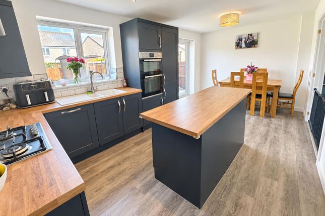 7, Town Farm Road, Newent photo 2