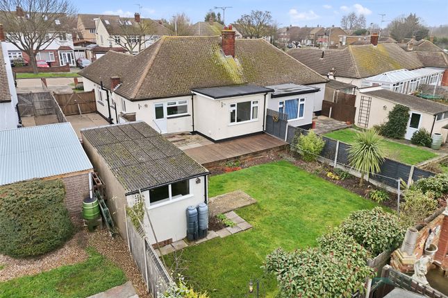 128, Poynings Avenue, Essex photo 2