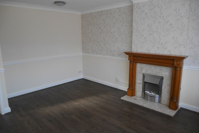 Manor Farm Crescent, Woodside Weston-super-Mare photo 2