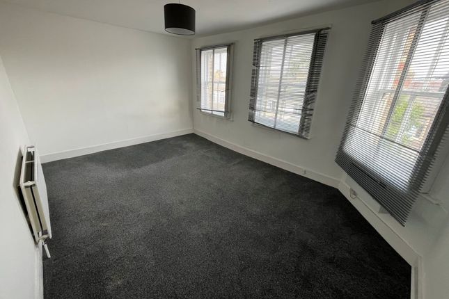 392a, Oakleigh Road North, London photo 3