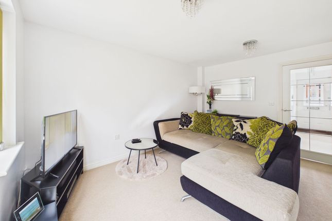 96b Bakewell Drive, Nottingham photo 2
