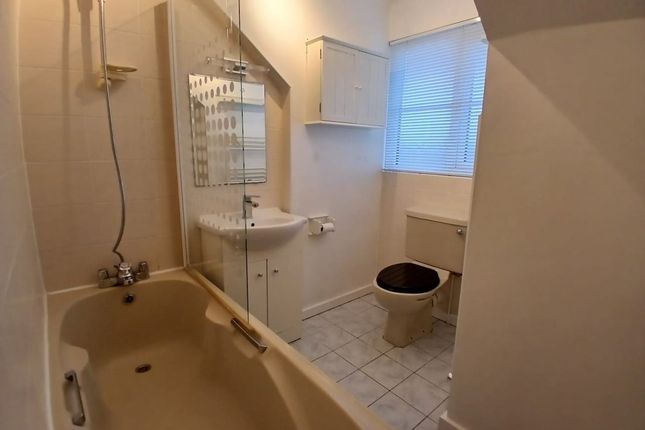 9 Albury Place, Albury Road, Merstham photo 5