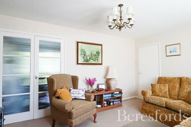 1, Whyverne Close, Essex photo 4