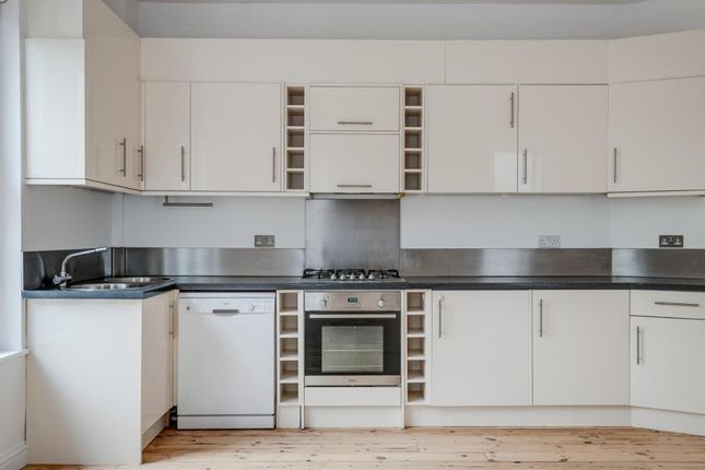 Flat to rent in Stanhope Road, Highgate