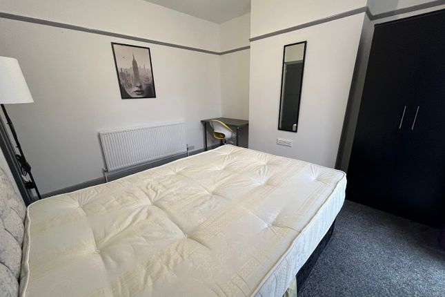 Room to rent in Otterburn Street, London