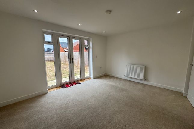 2, Blue Rock Drive, AYLESBURY photo 2