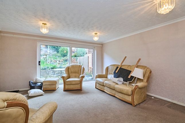 8, Kingham Close, Dudley photo 4