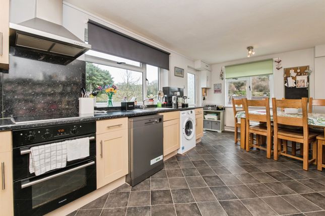 6, Hawkesdown Close, Seaton photo 3