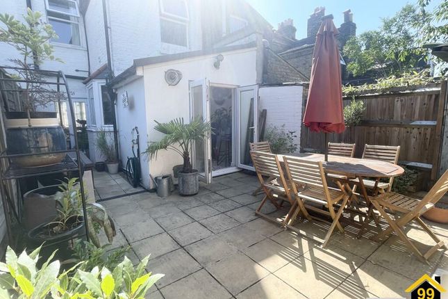 86, Graveney Road, London photo 2