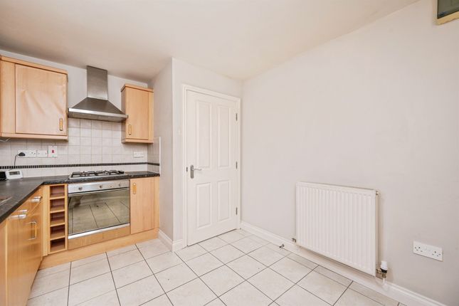 11, Sharlotte Court, Uttoxeter photo 4