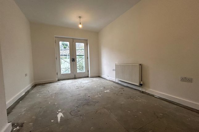 5 Mills Court, Wendron Street, Helston photo 4