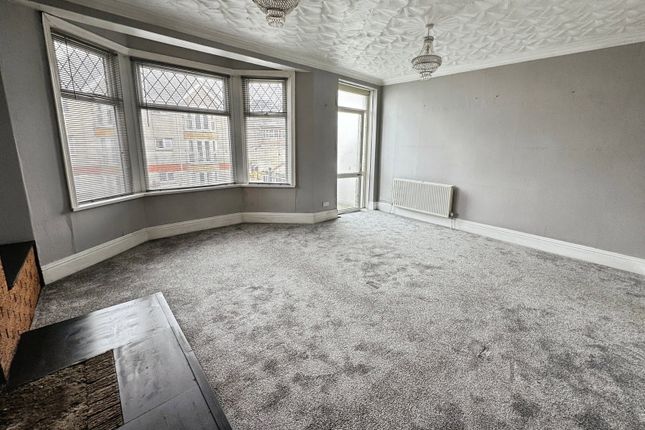 46, Esplanade Avenue, Porthcawl photo 3