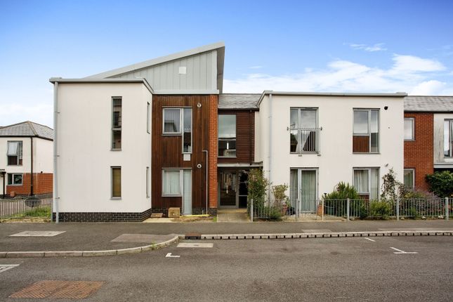 Thumbnail Flat for sale in James Road, Gosport
