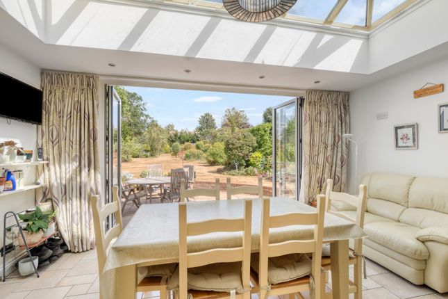 9 Wilbury Avenue, Cheam, Sutton photo 4