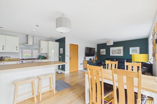3a, Grove Road, Lydney photo 4
