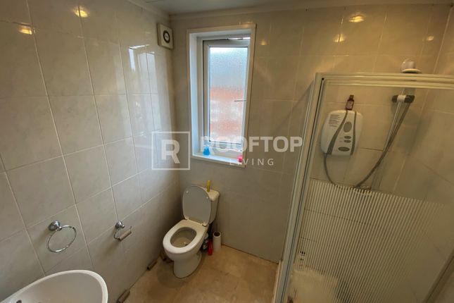 Terraced house to rent in Mayville Avenue, Leeds