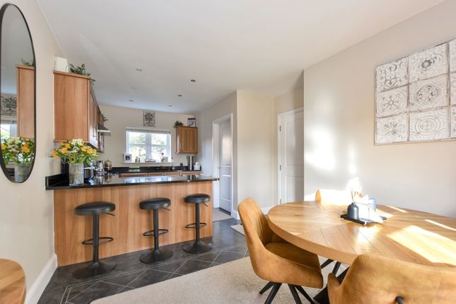 2, St. Annes Drive, Wakefield photo 3