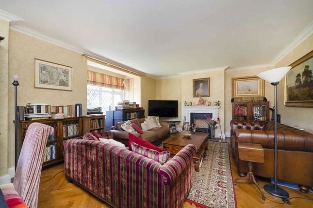 4-bed flat on Flat 7 Wendover Court,, Lyndale Avenue, London, £695,000