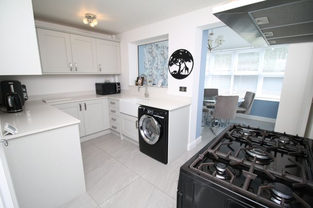 8, Girtin Close, Bedworth photo 4