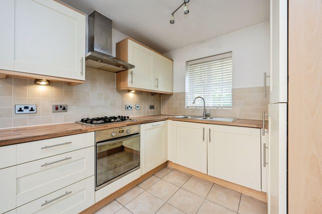 1, Ogilvie Close, Aylesbury photo 2