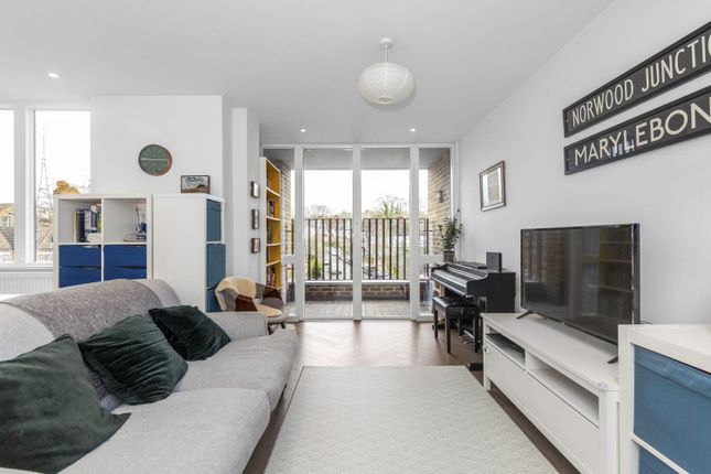 Flat for sale in Gipsy Road, West Norwood, London