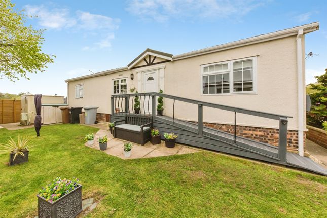 2-bed caravan on Home Farm Park, 25, Lee Green Lane, Nantwich, £160,000
