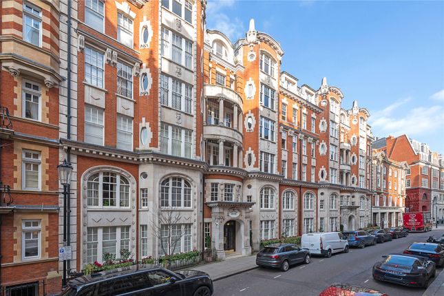 2-bed flat on Flat 32 Lincoln House,, Basil Street, Knightsbridge, £2,795,000