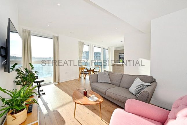 Thumbnail Flat for sale in Montpellier House, Soverign Court, Hammersmith, London