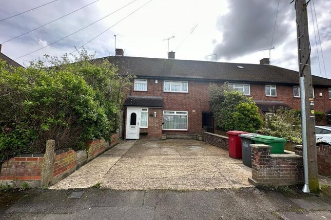 Terraced house to rent in Slough, Berkshire