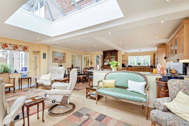 1, Heathfields, Newbury photo 4