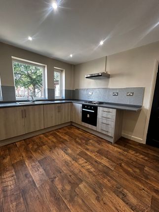 25 Harrop Grove, Leeds photo 5