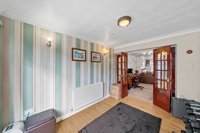 8 Ringley Avenue, Warrington photo 4