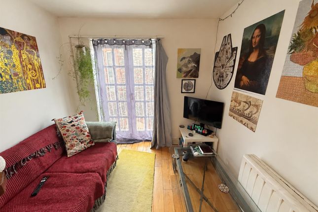 Flat 2, Crawgent House, Bartholomew Street West, Exeter photo 3