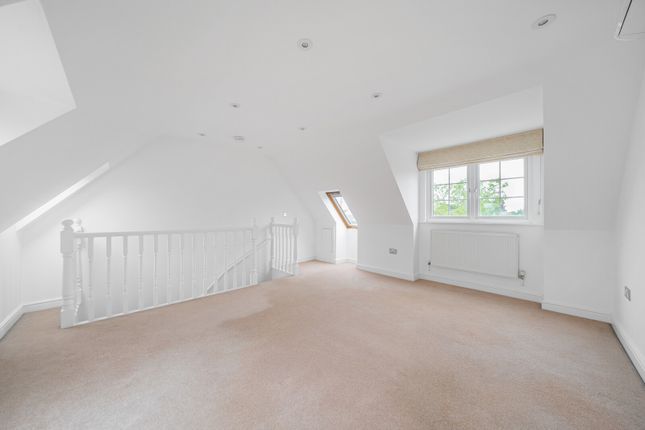 Leigh Road, Cobham photo 3