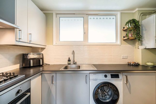13, Prague Place, London photo 3