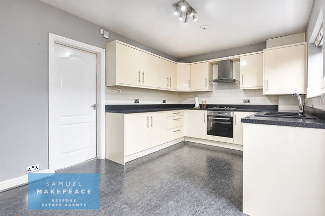 214 Furlong Road, Tunstall, Stoke-on-Trent photo 4