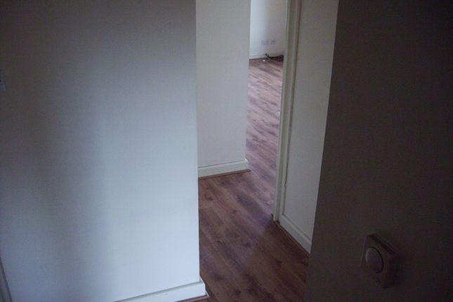 Flat G , 5-7 Lansdown Square, Gravesend photo 5