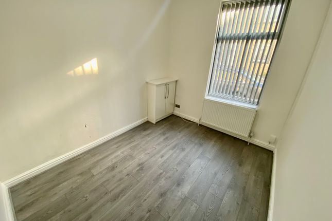 30, Whalley Street, Burnley photo 3